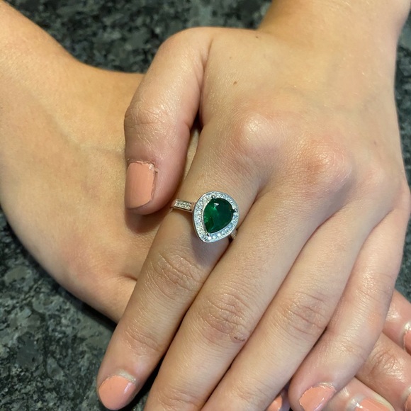 Sale $30! Sterling Pear Shape Halo Emerald Cz Ring. - Picture 8 of 16